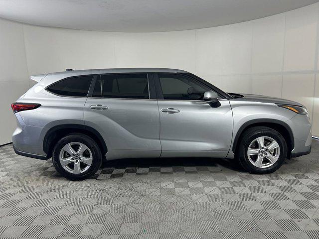 used 2023 Toyota Highlander car, priced at $32,510