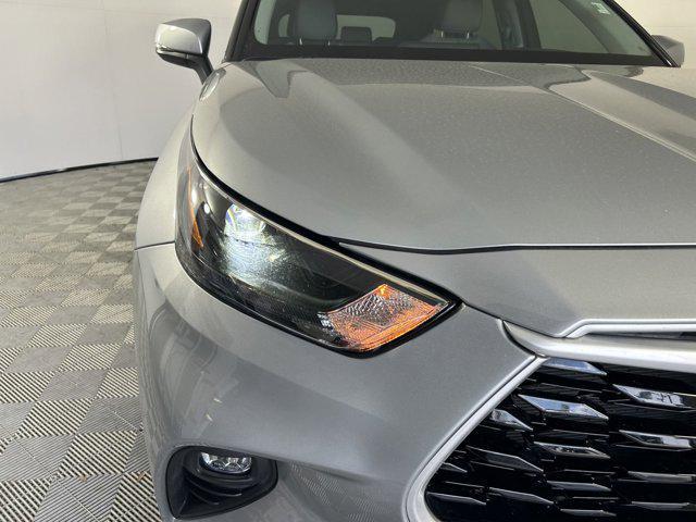 used 2023 Toyota Highlander car, priced at $32,510