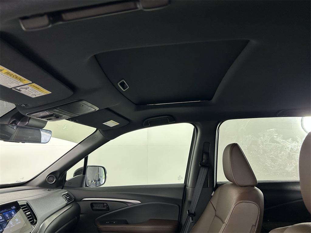 used 2024 Honda Passport car, priced at $33,292