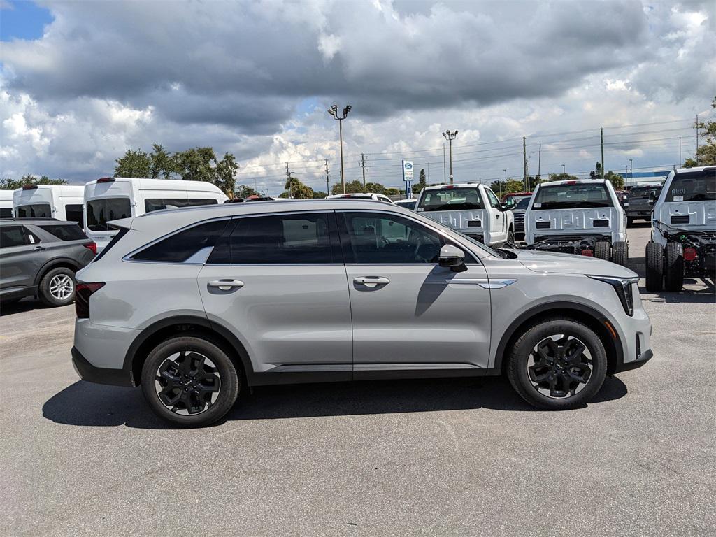 used 2025 Kia Sorento car, priced at $28,581