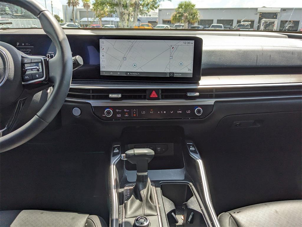 used 2025 Kia Sorento car, priced at $28,581
