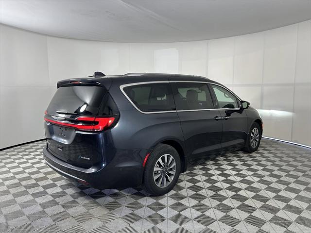 used 2021 Chrysler Pacifica Hybrid car, priced at $21,932