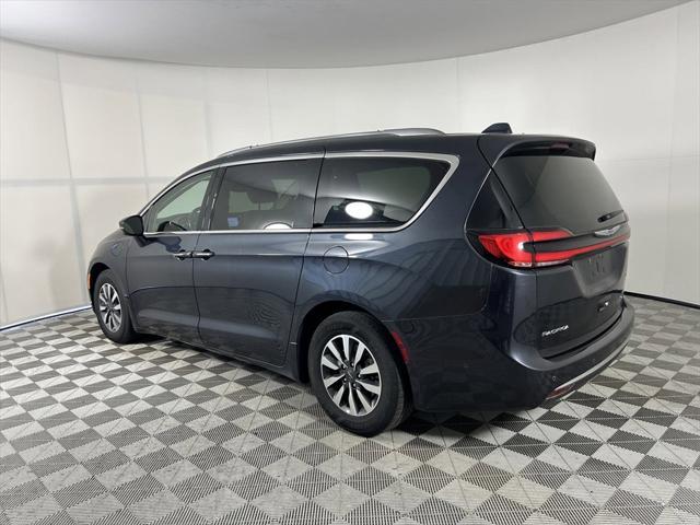 used 2021 Chrysler Pacifica Hybrid car, priced at $21,932