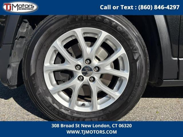 used 2016 Jeep Cherokee car, priced at $13,995