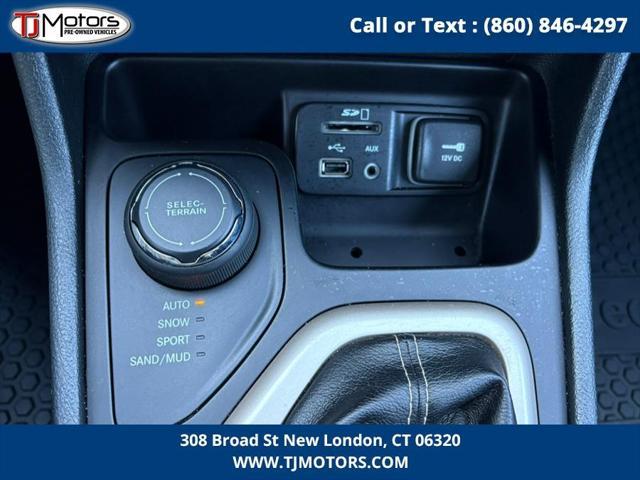 used 2016 Jeep Cherokee car, priced at $13,995