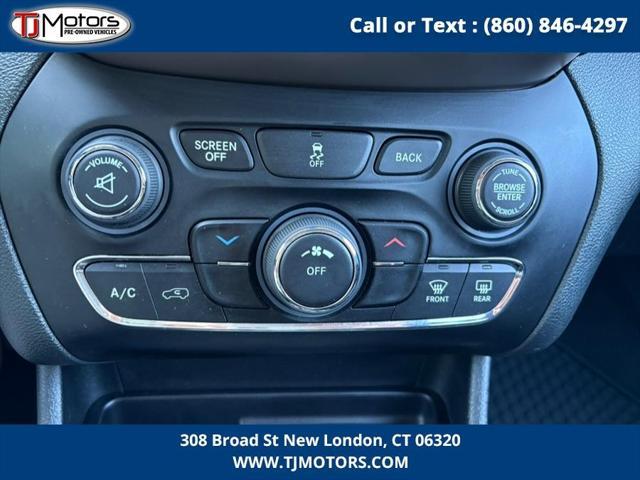 used 2016 Jeep Cherokee car, priced at $13,995