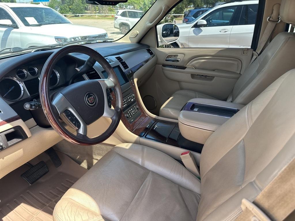 used 2012 Cadillac Escalade ESV car, priced at $13,800