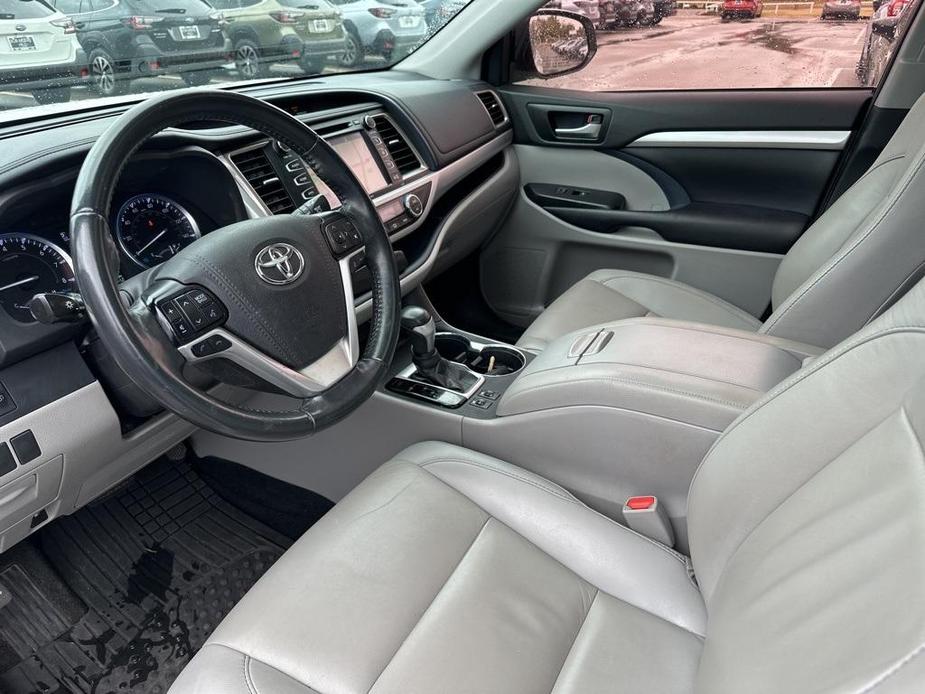 used 2019 Toyota Highlander car, priced at $23,222