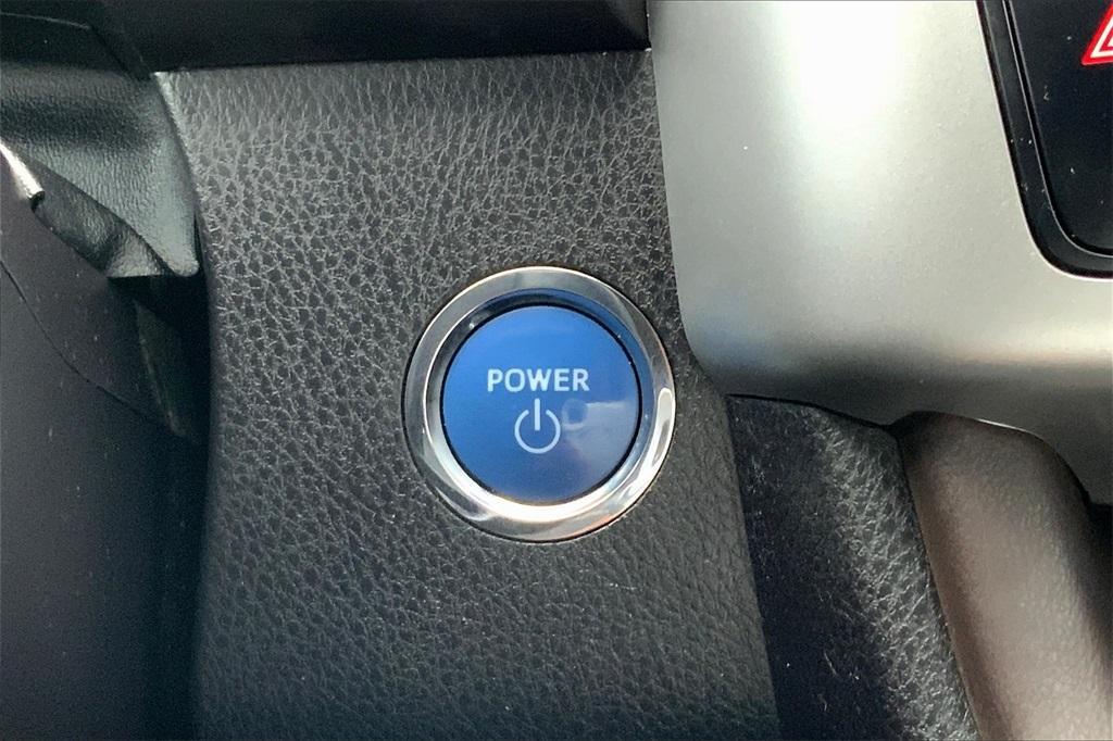 used 2018 Toyota Highlander Hybrid car, priced at $18,750