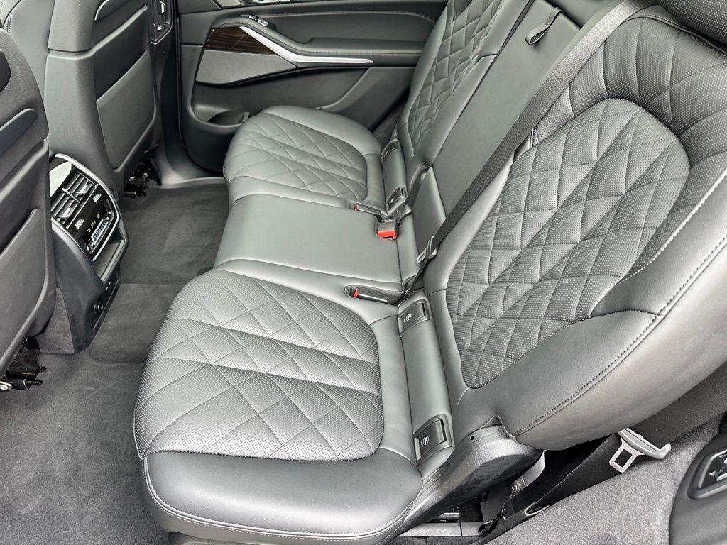 used 2024 BMW X7 car, priced at $58,386