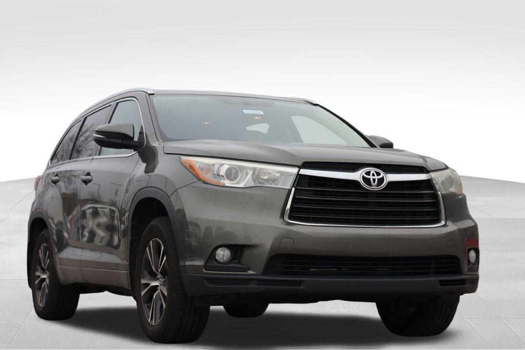 used 2016 Toyota Highlander car, priced at $12,949