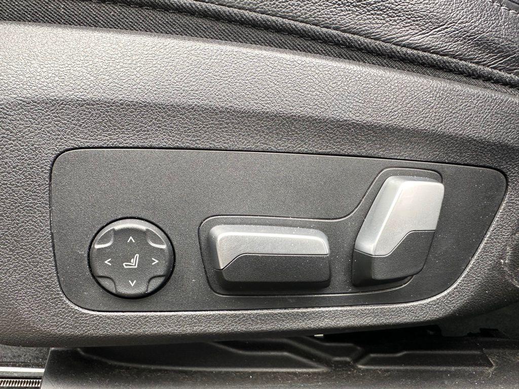 used 2023 BMW X3 car, priced at $30,886