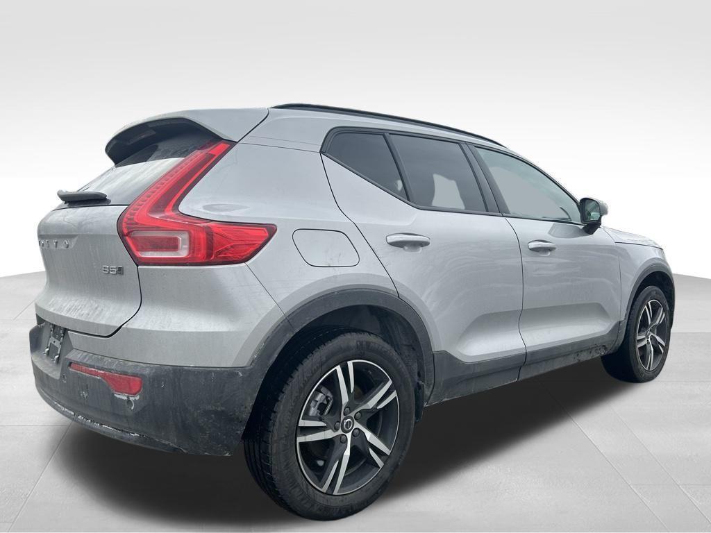 used 2024 Volvo XC40 car, priced at $31,472