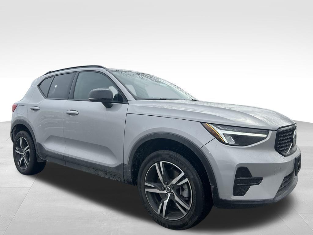 used 2024 Volvo XC40 car, priced at $31,472