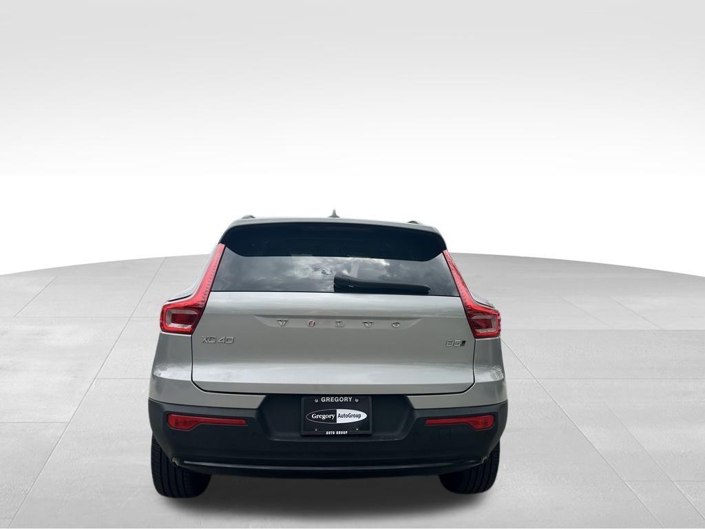 used 2024 Volvo XC40 car, priced at $31,968