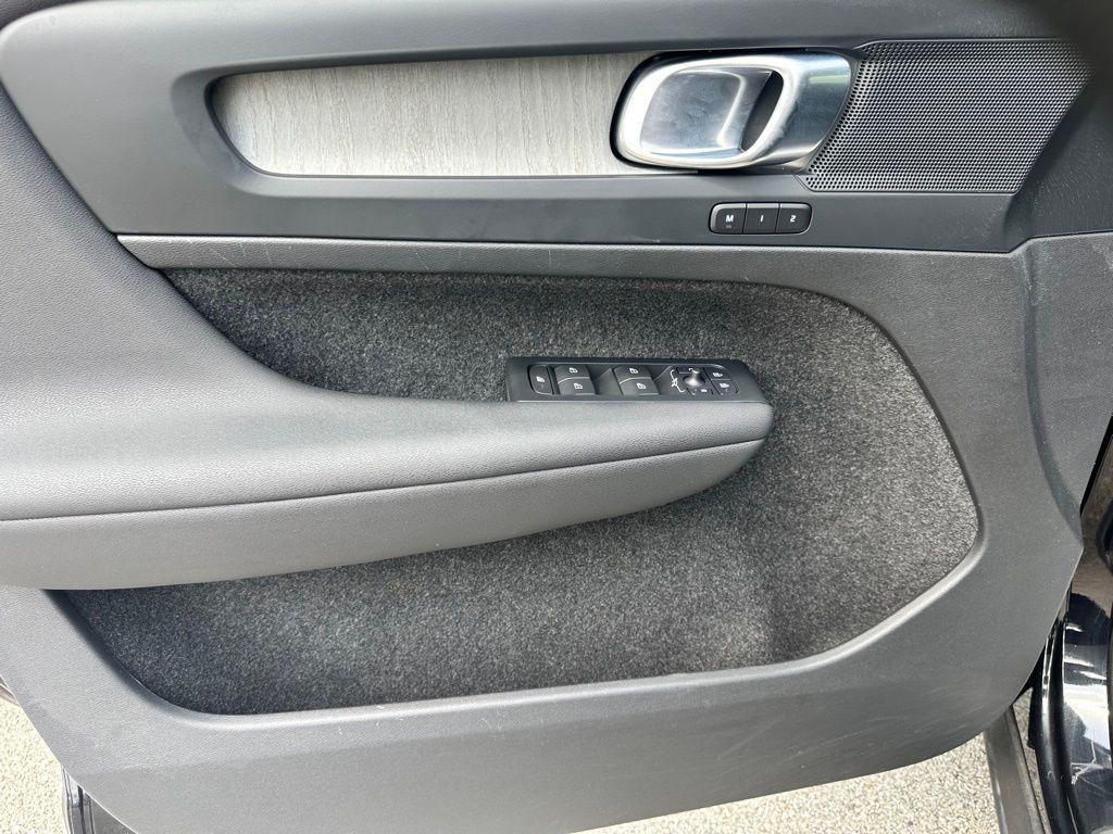 used 2024 Volvo XC40 car, priced at $27,498