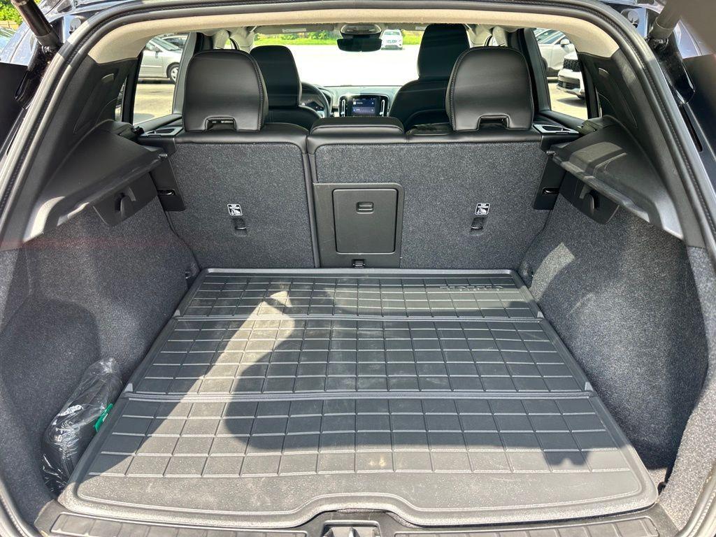 used 2024 Volvo XC40 car, priced at $27,498