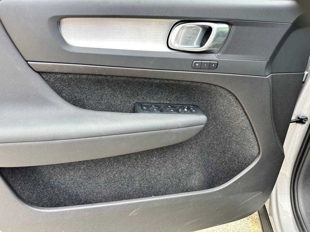 used 2025 Volvo XC40 car, priced at $31,444