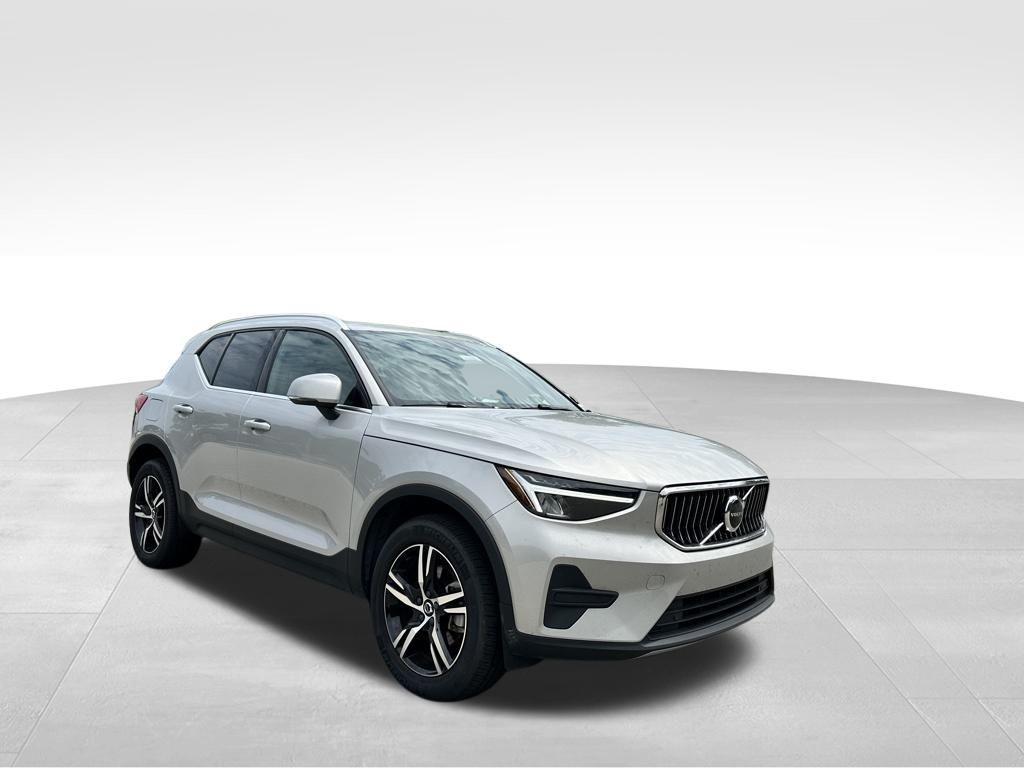 used 2025 Volvo XC40 car, priced at $31,444