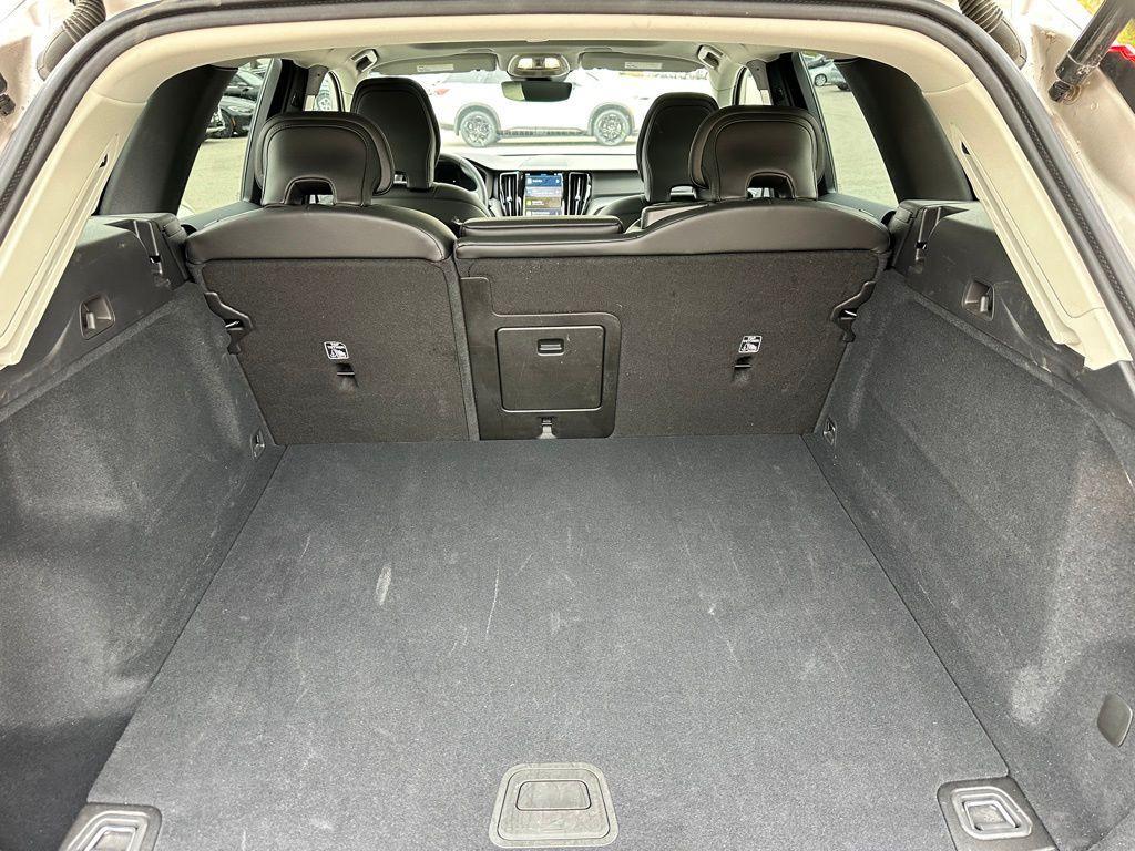 used 2025 Volvo XC60 car, priced at $31,886