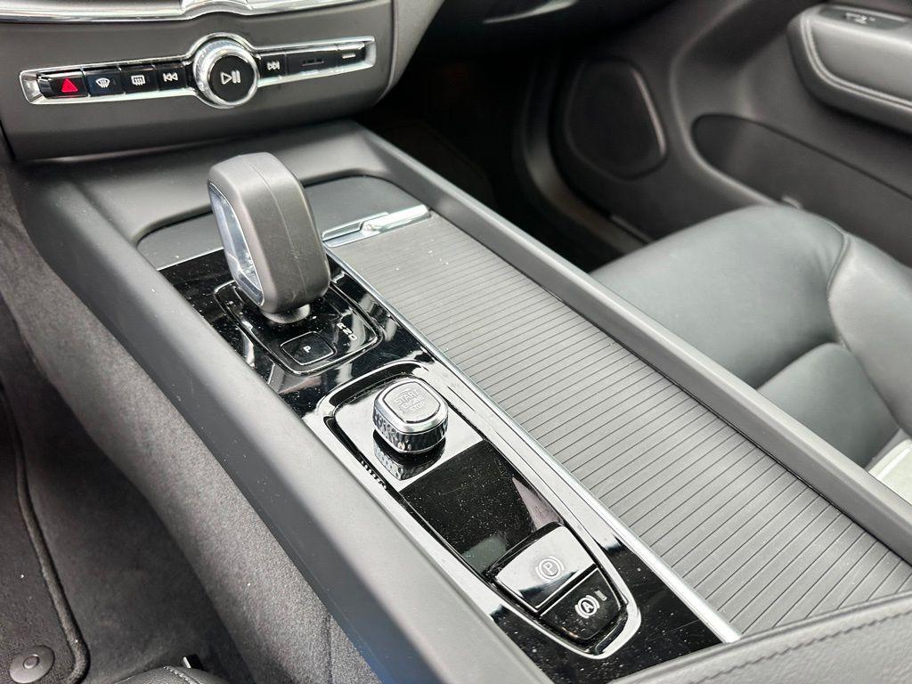 used 2025 Volvo XC60 car, priced at $31,886