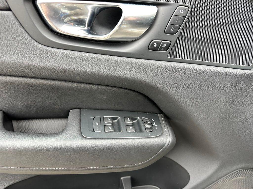 used 2025 Volvo XC60 car, priced at $31,886