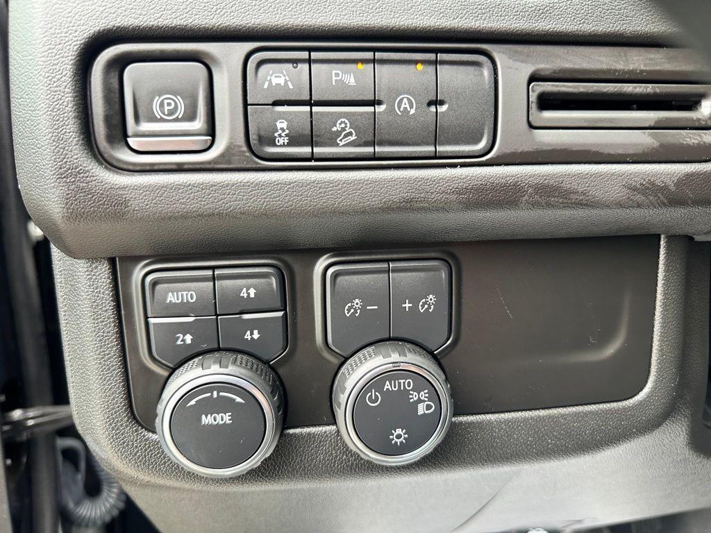 used 2023 Chevrolet Suburban car, priced at $51,886