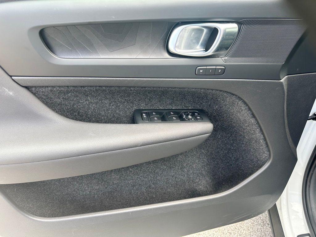 used 2023 Volvo C40 Recharge Pure Electric car, priced at $27,498