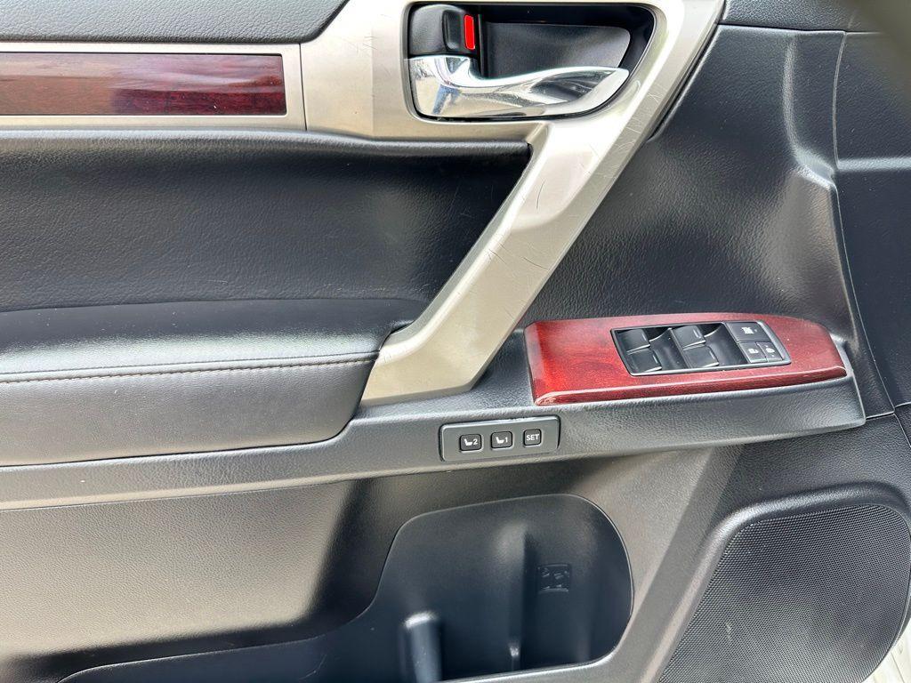 used 2015 Lexus GX 460 car, priced at $23,498