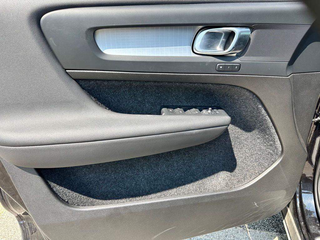 used 2025 Volvo XC40 car, priced at $31,742