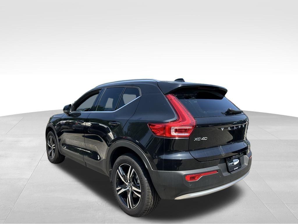 used 2025 Volvo XC40 car, priced at $31,742
