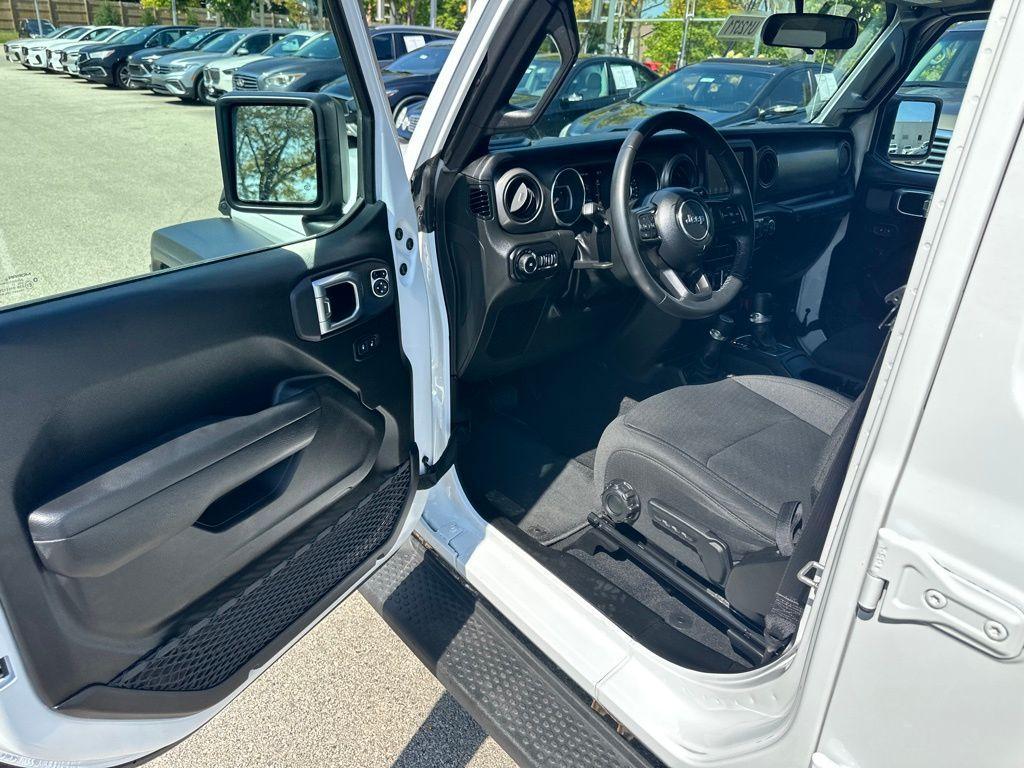 used 2021 Jeep Wrangler Unlimited car, priced at $32,998