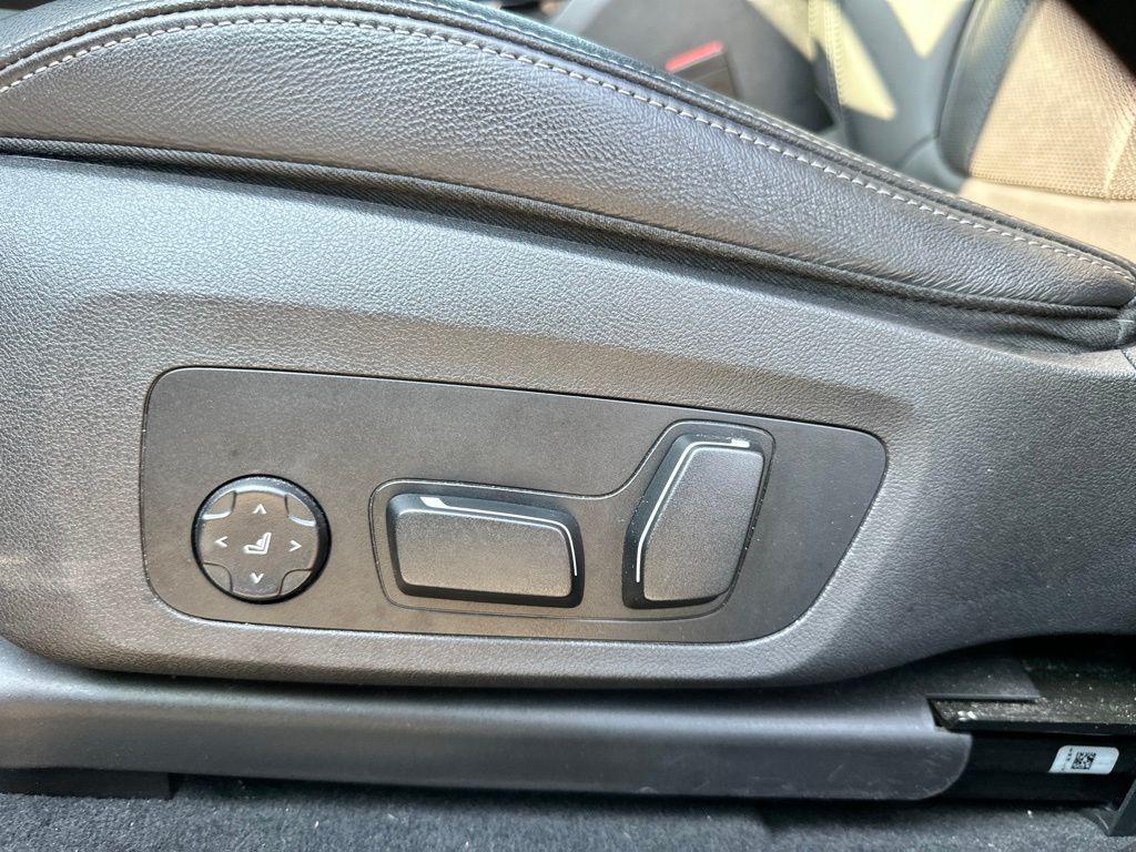 used 2024 BMW X4 car, priced at $32,998