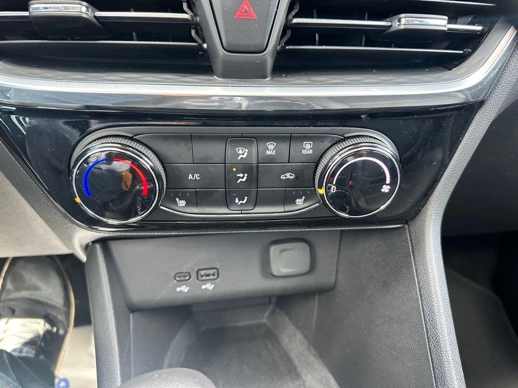used 2024 Buick Encore GX car, priced at $20,998