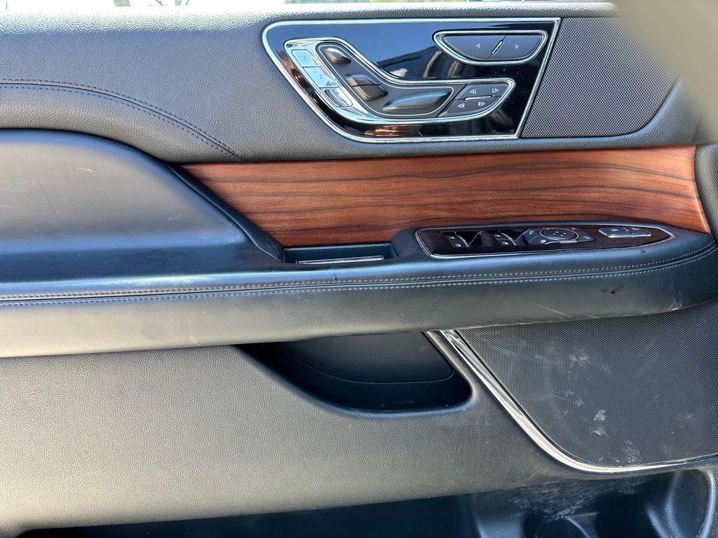 used 2019 Lincoln Navigator L car, priced at $31,956