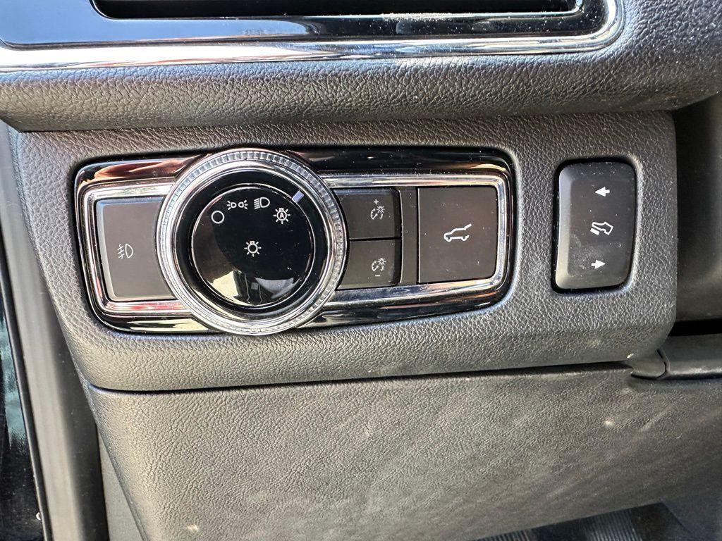 used 2019 Lincoln Navigator L car, priced at $31,956