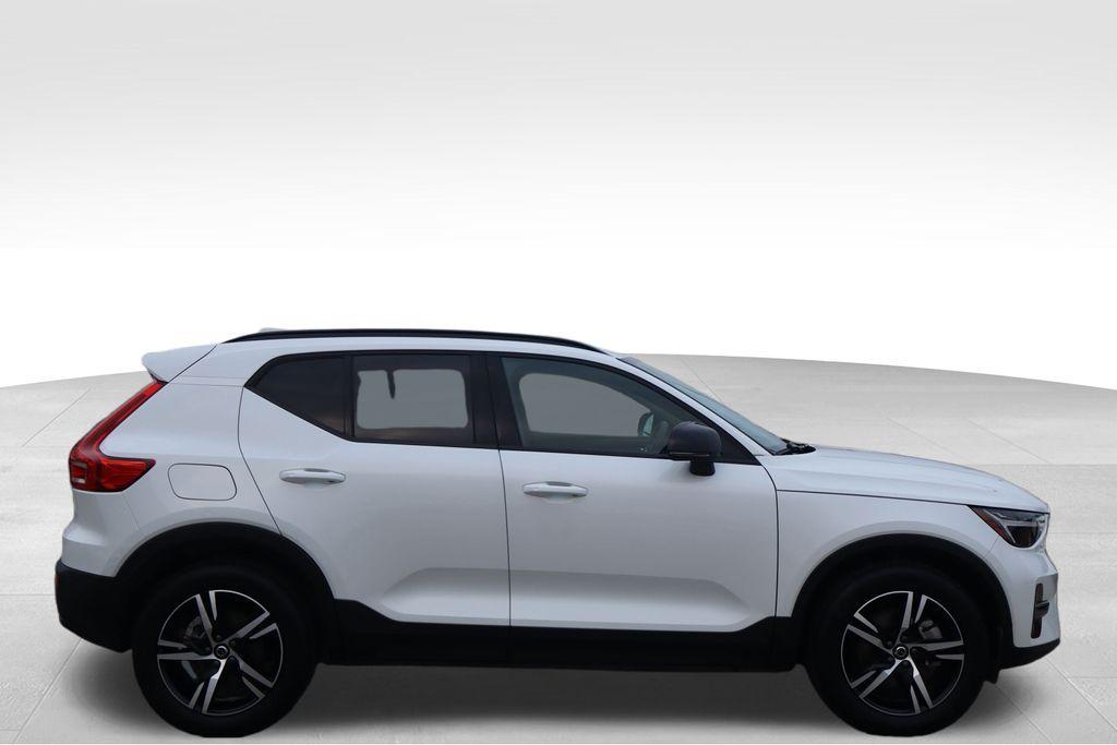 used 2024 Volvo XC40 car, priced at $27,397