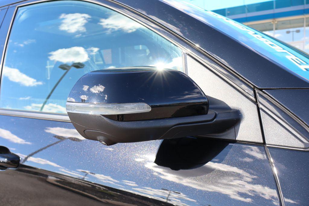 used 2024 Chevrolet Traverse car, priced at $49,500