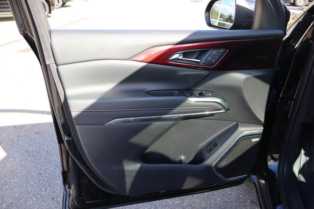 used 2024 Chevrolet Traverse car, priced at $49,500