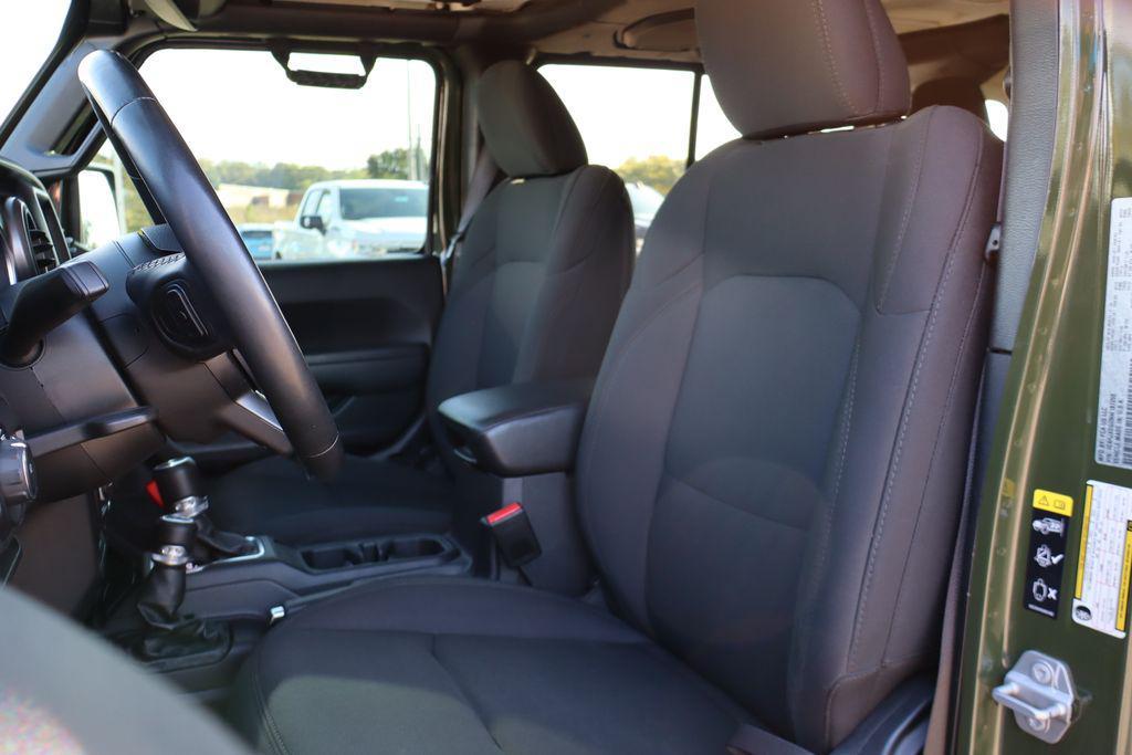 used 2022 Jeep Wrangler Unlimited car, priced at $32,000