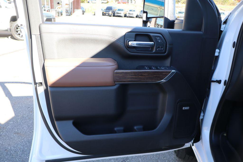 used 2022 Chevrolet Silverado 2500 car, priced at $57,900
