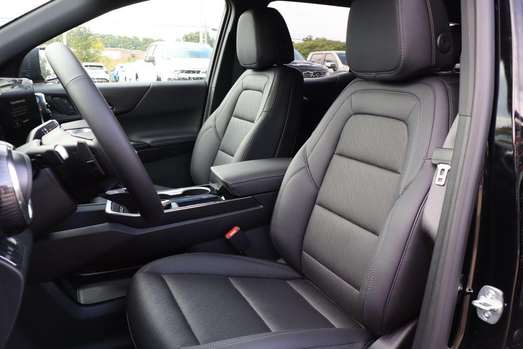 new 2026 Chevrolet Equinox car, priced at $32,510