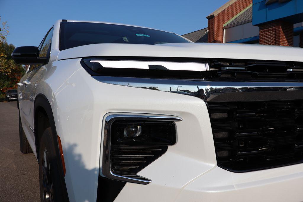 new 2026 Chevrolet Traverse car, priced at $51,000