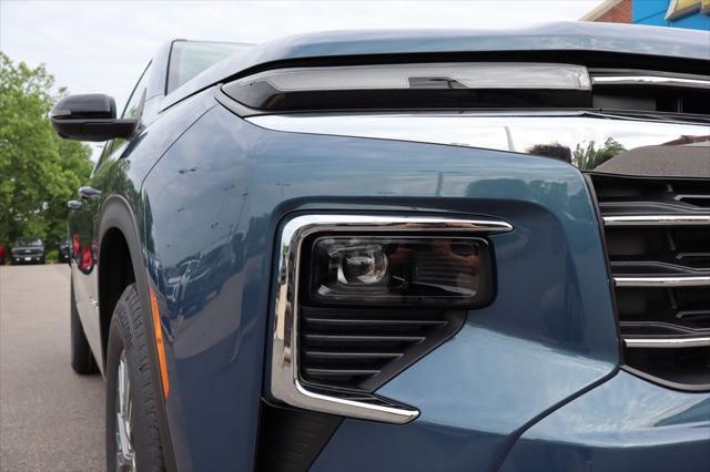 new 2025 Chevrolet Traverse car, priced at $46,060