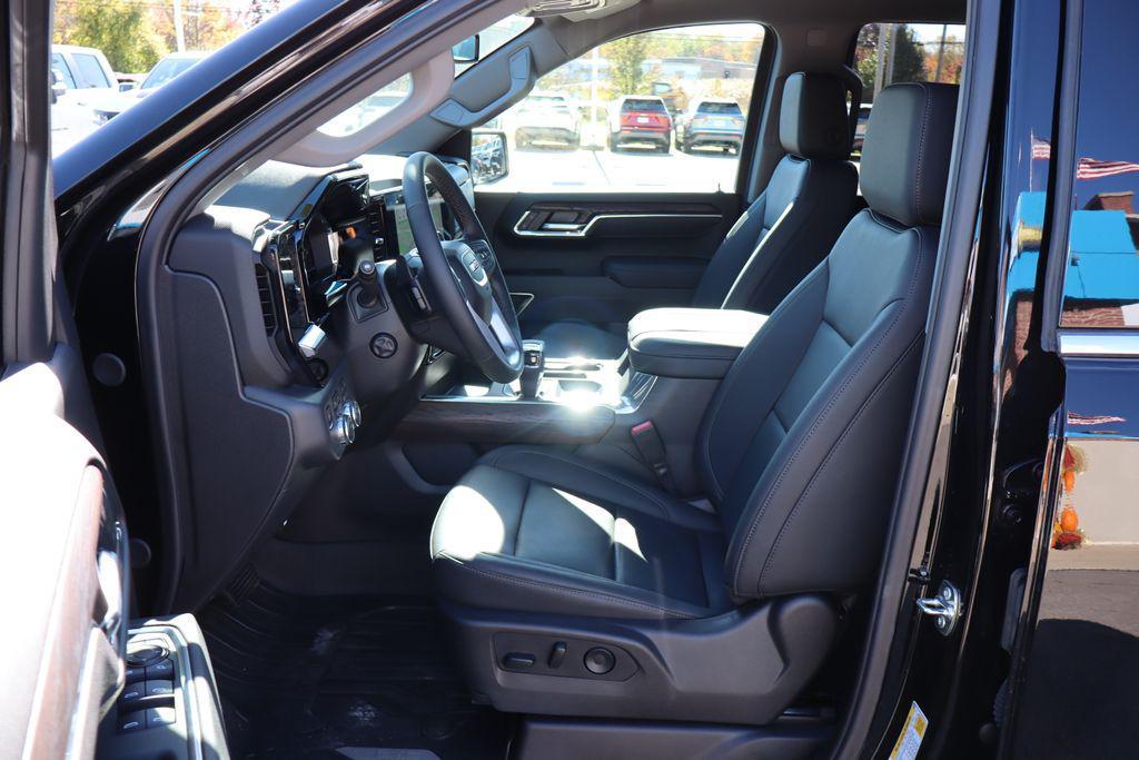 used 2025 GMC Sierra 1500 car, priced at $59,000