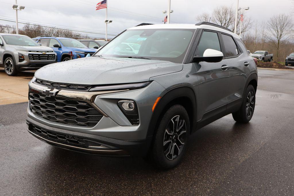 new 2025 Chevrolet TrailBlazer car, priced at $28,000