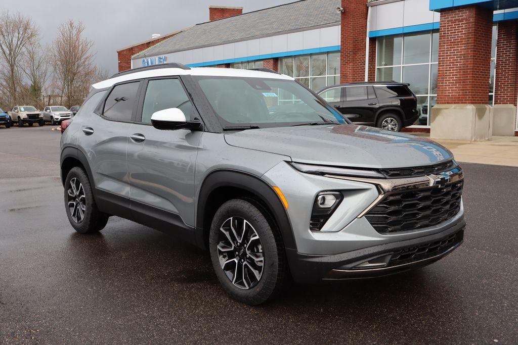 new 2025 Chevrolet TrailBlazer car, priced at $28,000