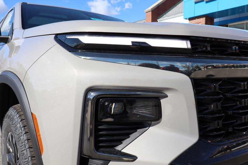 new 2026 Chevrolet Traverse car, priced at $56,275