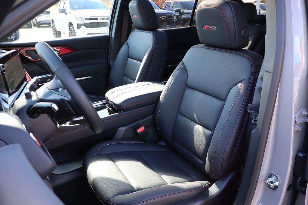 new 2026 Chevrolet Traverse car, priced at $56,275