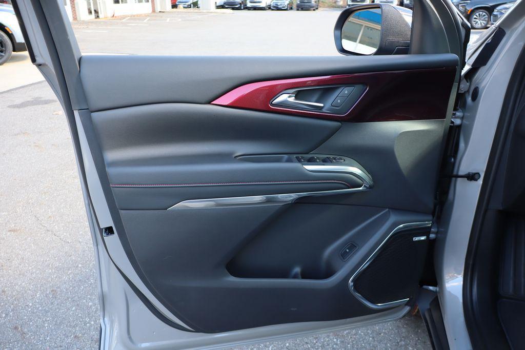 new 2026 Chevrolet Traverse car, priced at $56,275